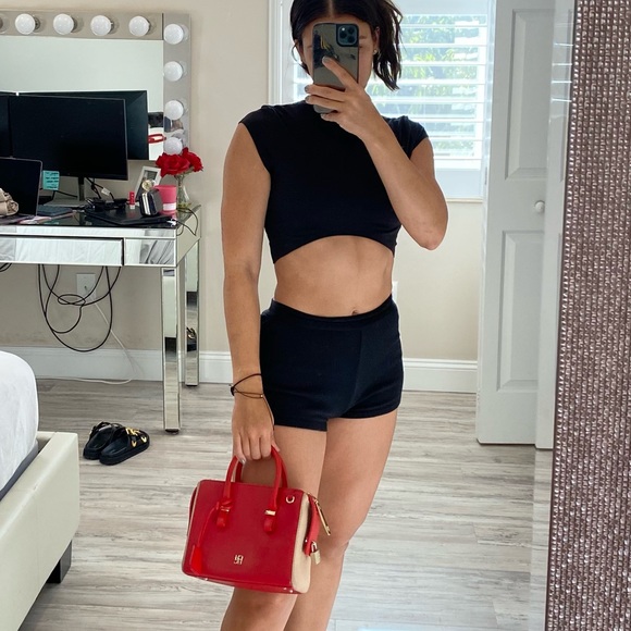 Carolina Herrera Small Red Crossbody - Picture 10 of 13